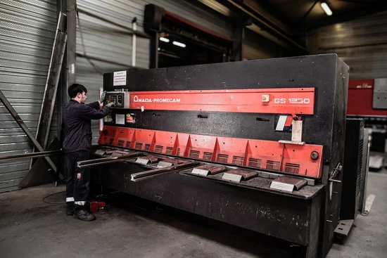 Machine de découpe : cisaille type AMADA - Chaudreau